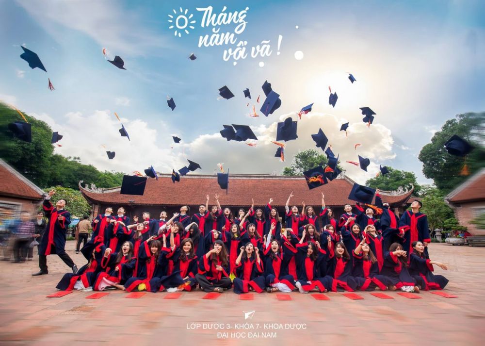 Văn Miếu cũng là một địa điểm chụp kỷ yếu lý tưởng