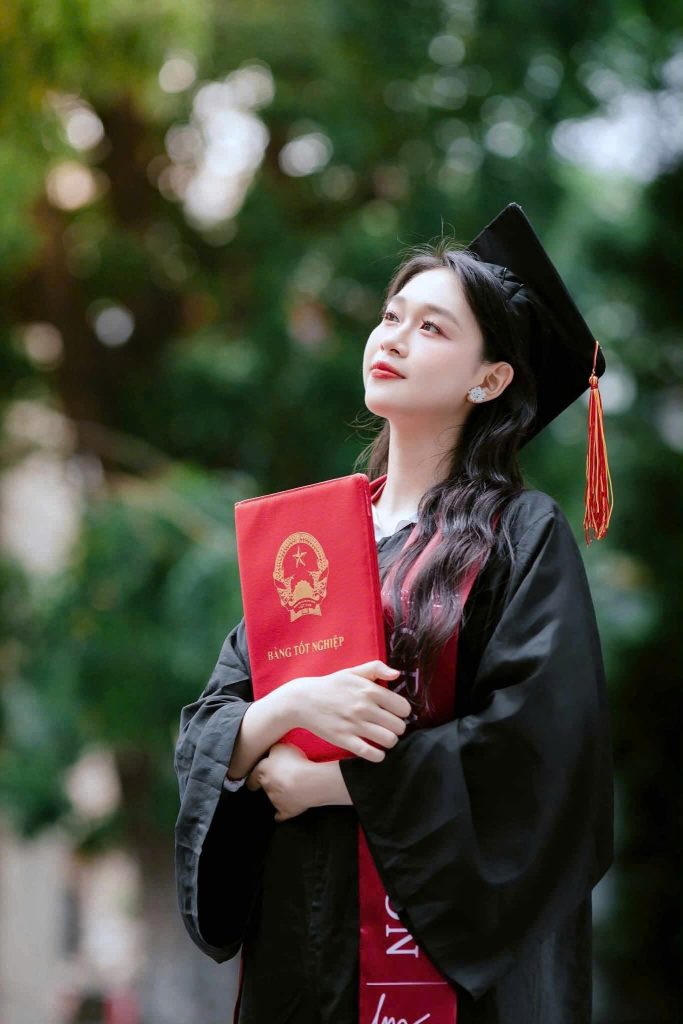 Cho thuê áo cử nhân